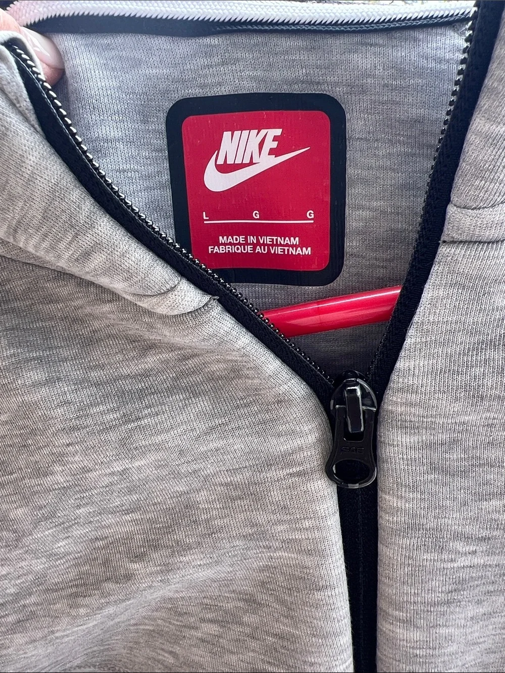 Nike Light Gray Full-Zip Hoodie with Black Accents